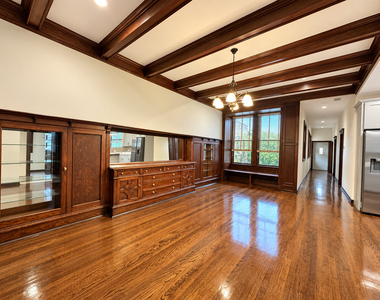 442 E 48th Street - Photo Thumbnail 1