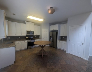 6630 Grove Crossing Court - Photo Thumbnail 4