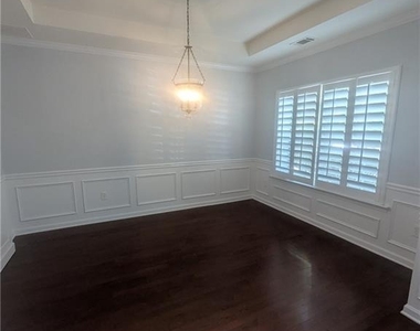 6630 Grove Crossing Court - Photo Thumbnail 8