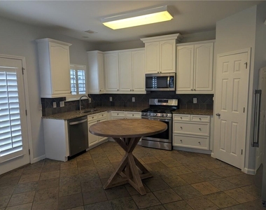 6630 Grove Crossing Court - Photo Thumbnail 5
