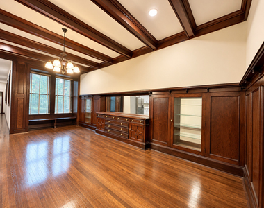 442 E 48th Street - Photo Thumbnail 1