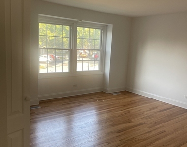 19w143 Avenue Rue Royal Avenue - Photo Thumbnail 12