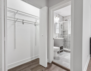 1521 W Sherwin Avenue - Photo Thumbnail 7