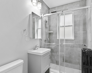 1521 W Sherwin Avenue - Photo Thumbnail 8