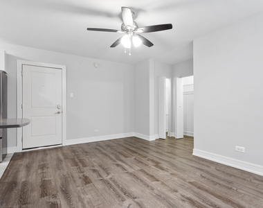 1521 W Sherwin Avenue - Photo Thumbnail 5