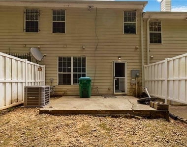 5820 Terremont Circle - Photo Thumbnail 34
