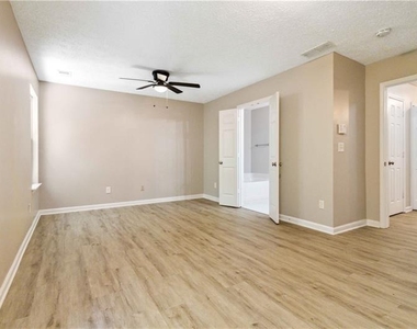 5820 Terremont Circle - Photo Thumbnail 19
