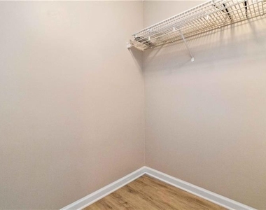 5820 Terremont Circle - Photo Thumbnail 25