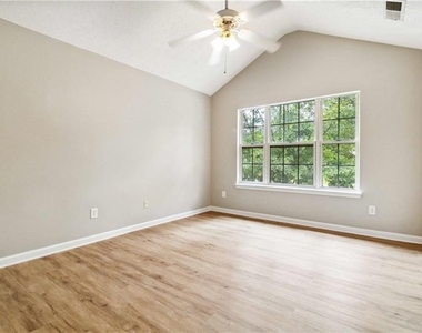 5820 Terremont Circle - Photo Thumbnail 28