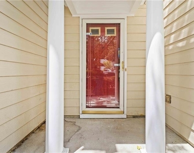 5820 Terremont Circle - Photo Thumbnail 3