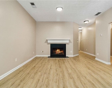 5820 Terremont Circle - Photo Thumbnail 5