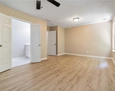 5820 Terremont Circle - Photo Thumbnail 21