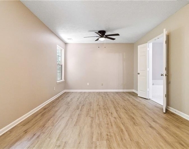 5820 Terremont Circle - Photo Thumbnail 20