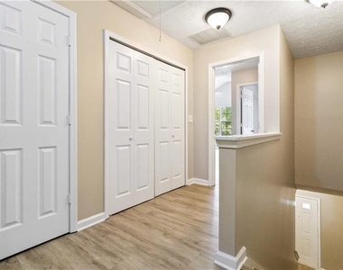 5820 Terremont Circle - Photo Thumbnail 31
