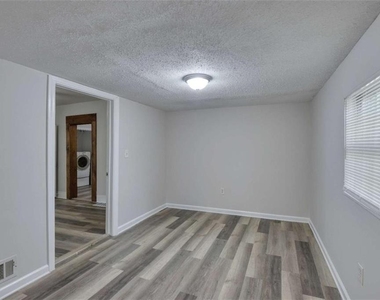 2486 Claude Street Nw - Photo Thumbnail 8