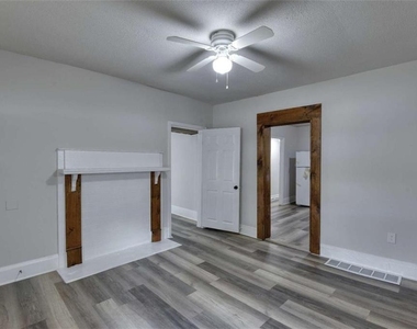 2486 Claude Street Nw - Photo Thumbnail 4