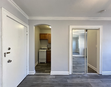 661 W Sheridan Road - Photo Thumbnail 1
