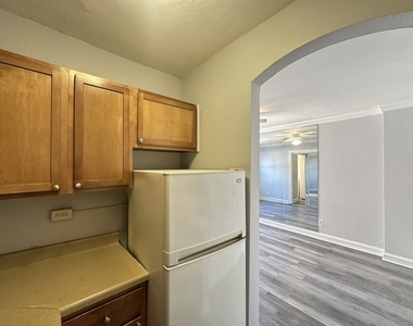 661 W Sheridan Road - Photo Thumbnail 5