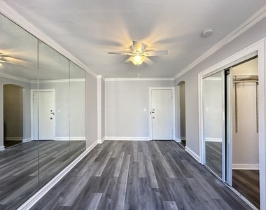 661 W Sheridan Road - Photo Thumbnail 10