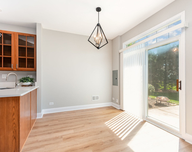 206 Barrett Drive - Photo Thumbnail 5