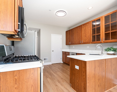 206 Barrett Drive - Photo Thumbnail 2