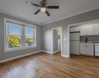 1414 W Pratt Boulevard - Photo Thumbnail 1
