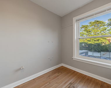 1414 W Pratt Boulevard - Photo Thumbnail 5