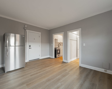 1414 W Pratt Boulevard - Photo Thumbnail 2