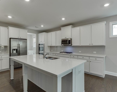 3005 Davidsonville Drive - Photo Thumbnail 5