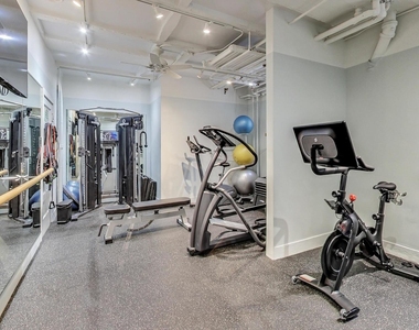 222 E Chestnut Street - Photo Thumbnail 12