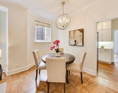 222 E Chestnut Street - Photo Thumbnail 3