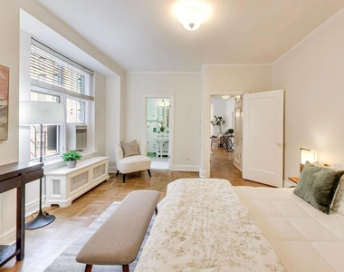 222 E Chestnut Street - Photo Thumbnail 7