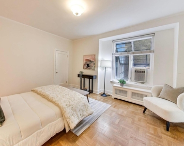 222 E Chestnut Street - Photo Thumbnail 9