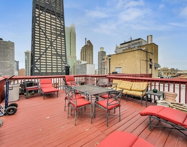 222 E Chestnut Street - Photo Thumbnail 5
