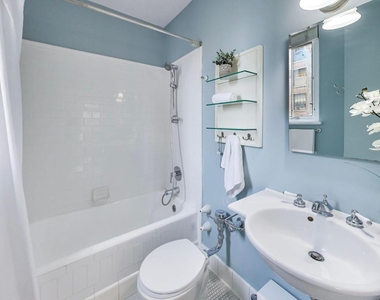 222 E Chestnut Street - Photo Thumbnail 10