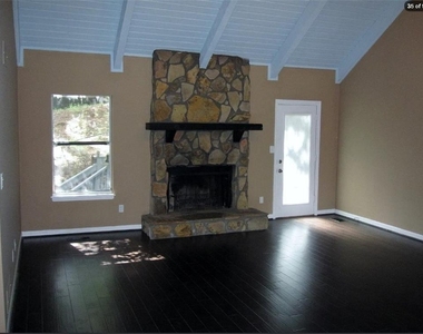 787 Bayliss Drive - Photo Thumbnail 4