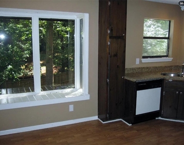 787 Bayliss Drive - Photo Thumbnail 3