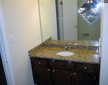 787 Bayliss Drive - Photo Thumbnail 12