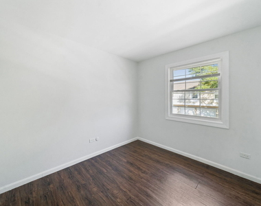 1323 Braver Court - Photo Thumbnail 14