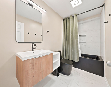 2112 S Crambourne Way - Photo Thumbnail 15