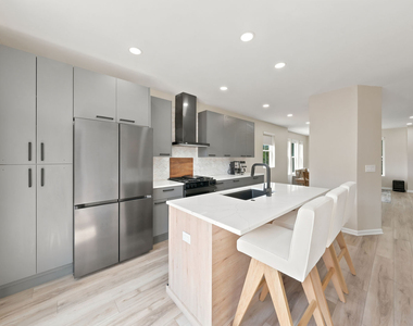 2112 S Crambourne Way - Photo Thumbnail 6
