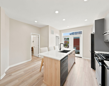 2112 S Crambourne Way - Photo Thumbnail 7