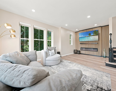 2112 S Crambourne Way - Photo Thumbnail 10