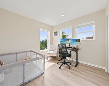 2112 S Crambourne Way - Photo Thumbnail 16