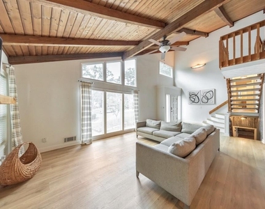 3701 Thornwood Way - Photo Thumbnail 2