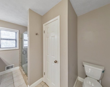 3701 Thornwood Way - Photo Thumbnail 10