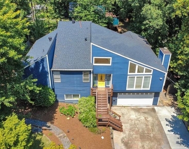 3701 Thornwood Way - Photo Thumbnail 25