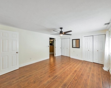 3701 Thornwood Way - Photo Thumbnail 48