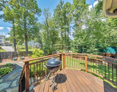3701 Thornwood Way - Photo Thumbnail 20