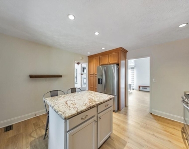 3701 Thornwood Way - Photo Thumbnail 37